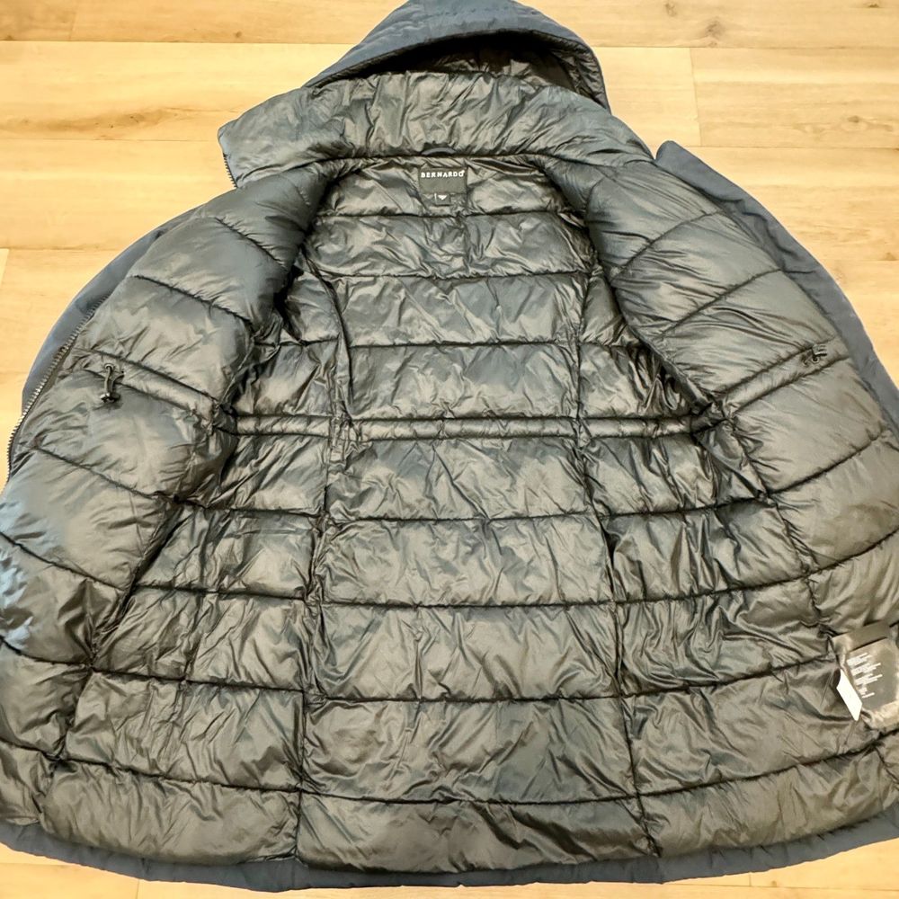 Bernardo Hooded Insulated Parka in Navy Blue - Women's size Medium - Picture 5 of 11